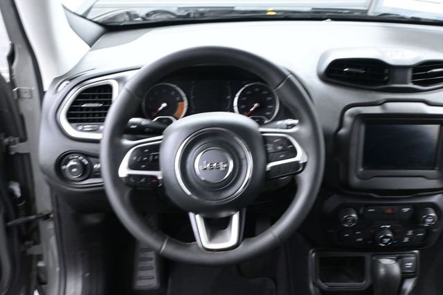 Used 2019 Jeep Renegade Latitude FWD image 27