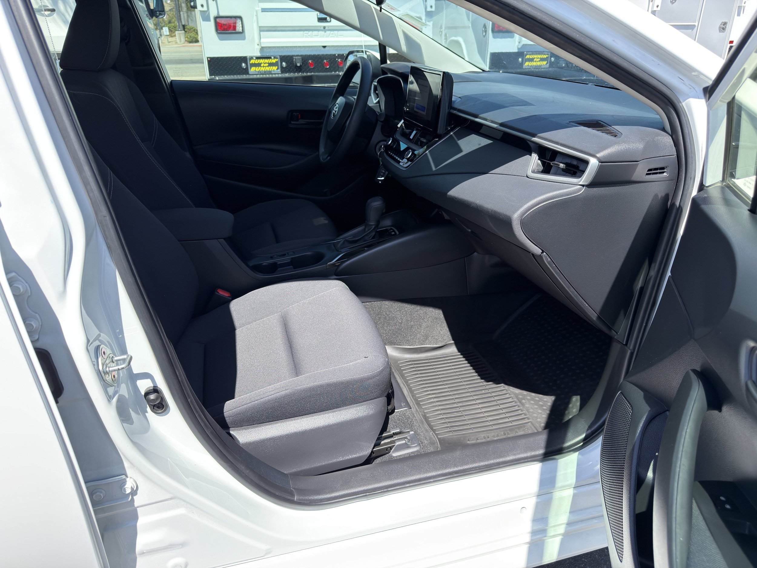 Used 2024 Toyota Corolla LE FWD image 10