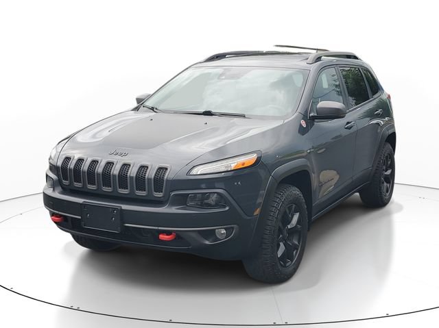 Used 2016 Jeep Cherokee Trailhawk w/ Leather Interior Group AWD/4WD image 2