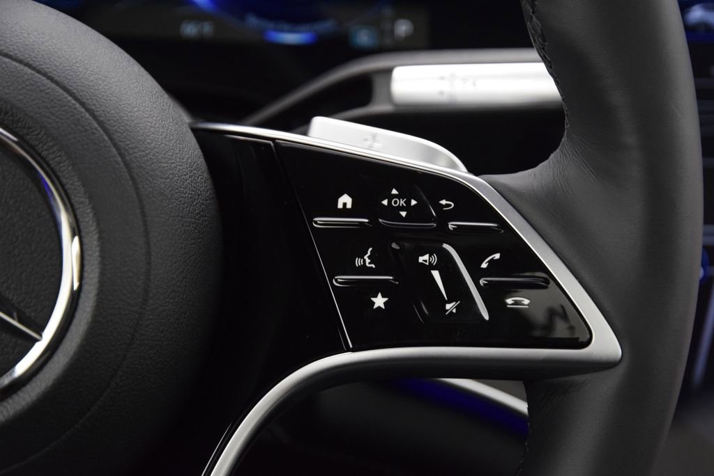 Used 2025 Mercedes-Benz EQS 450+ SUV image 28