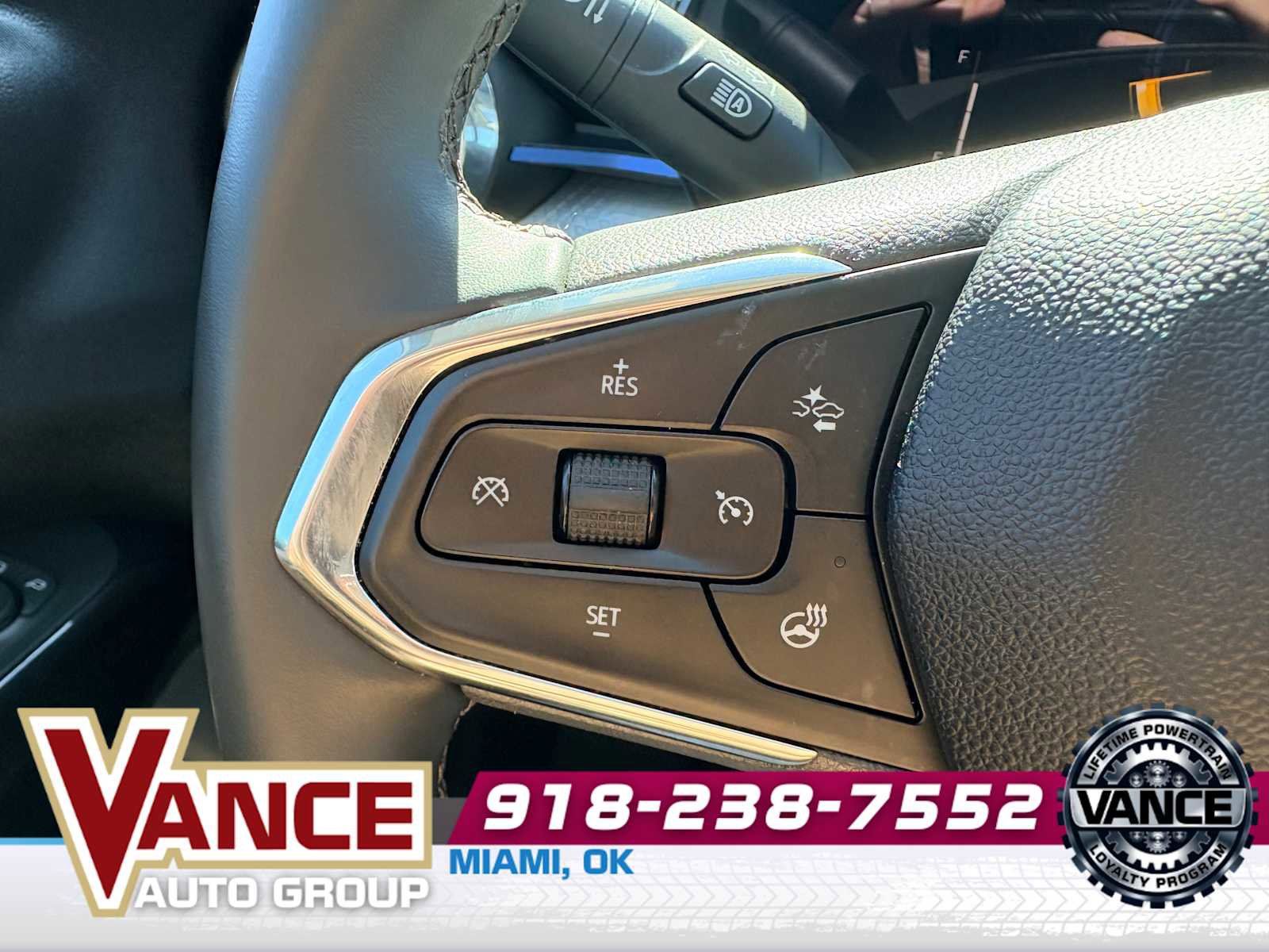 Used 2025 Chevrolet Trax LT w/ LT Convenience Package image 29