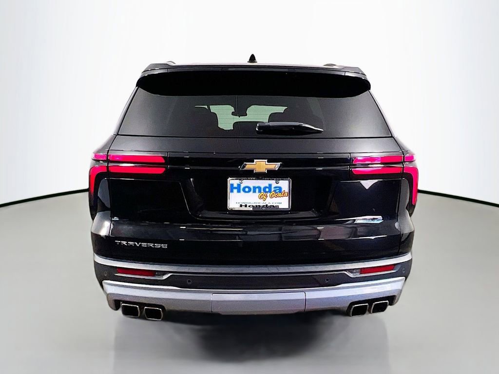 Used 2025 Chevrolet Traverse LT FWD image 24