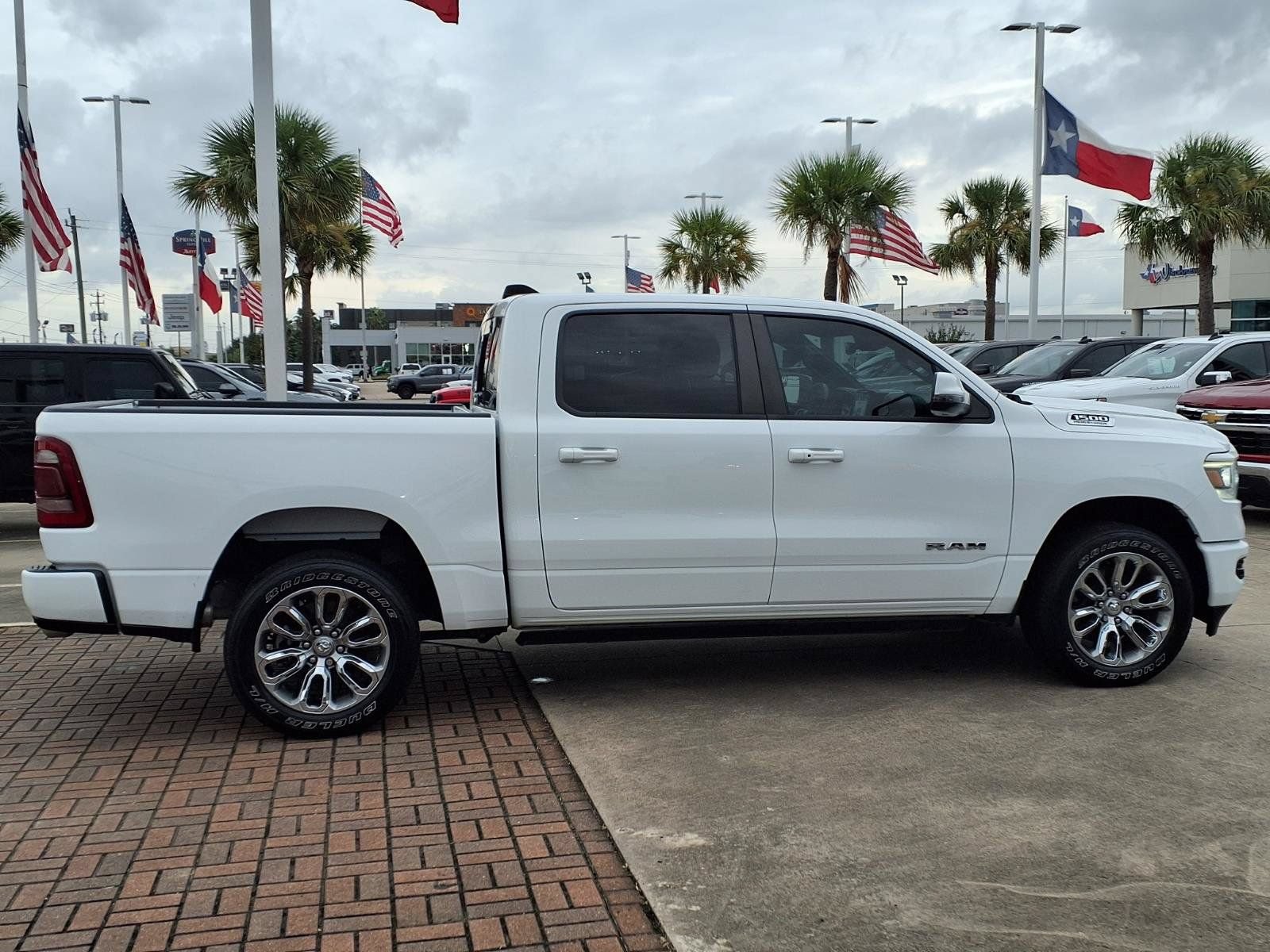 Used 2023 RAM 1500 Laramie AWD/4WD image 4