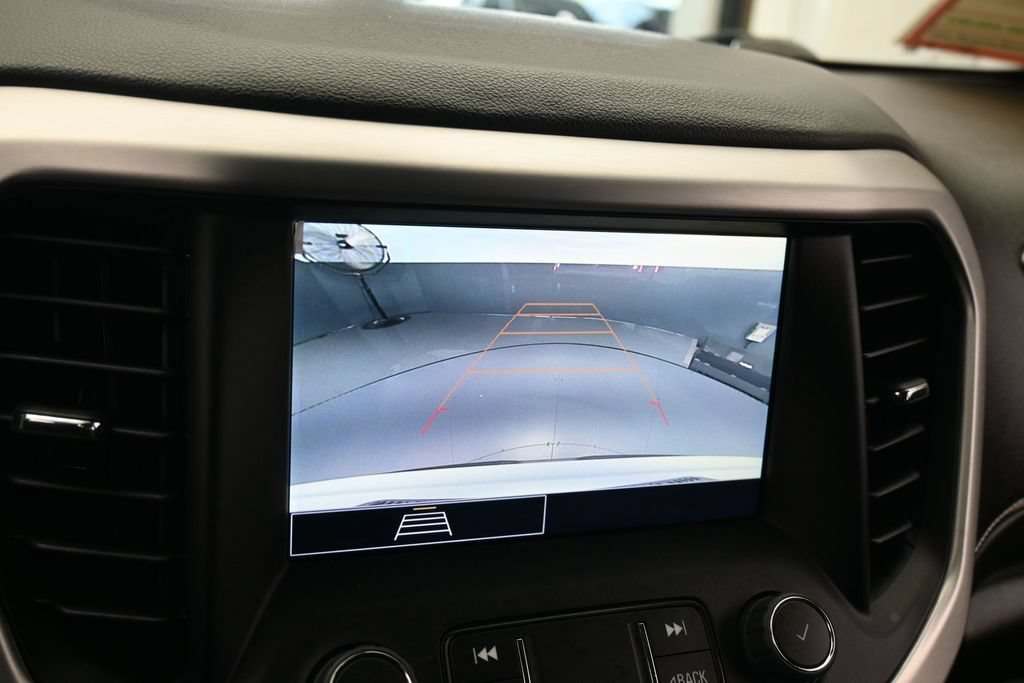 Used 2023 GMC Acadia SLE w/ Driver Convenience Package FWD image 22