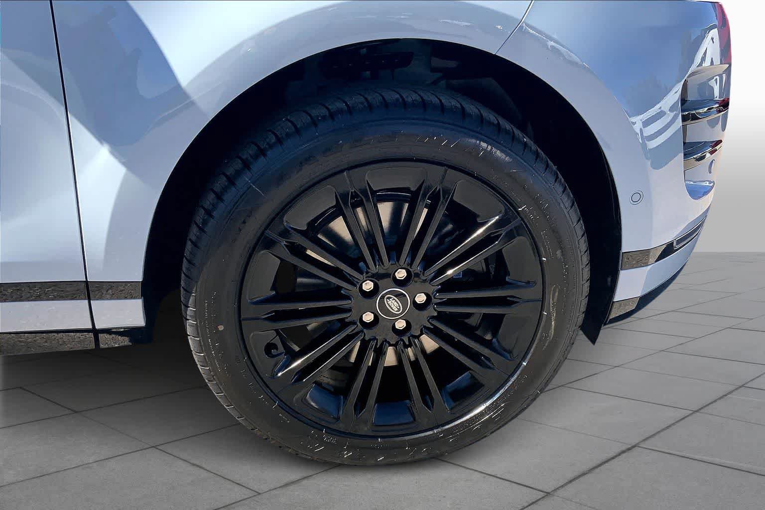 New 2026 Land Rover Range Rover Evoque Dynamic SE AWD/4WD image 11