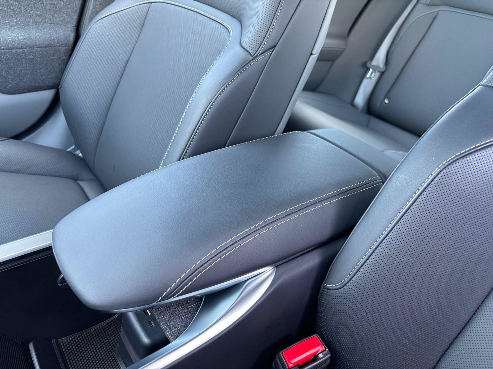 Used 2024 Lucid Air Pure RWD image 32