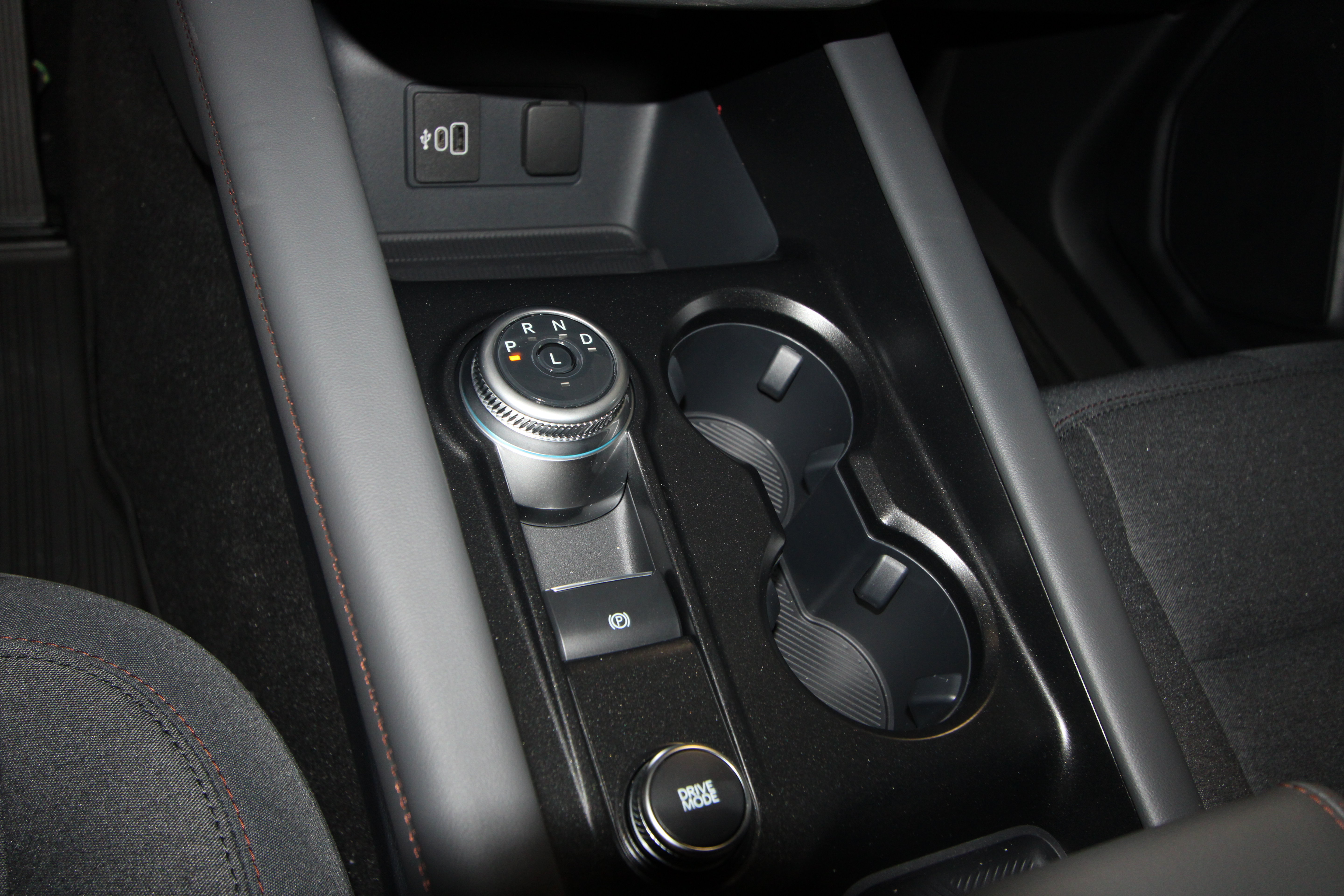 New 2026 Ford Explorer Active AWD/4WD image 13