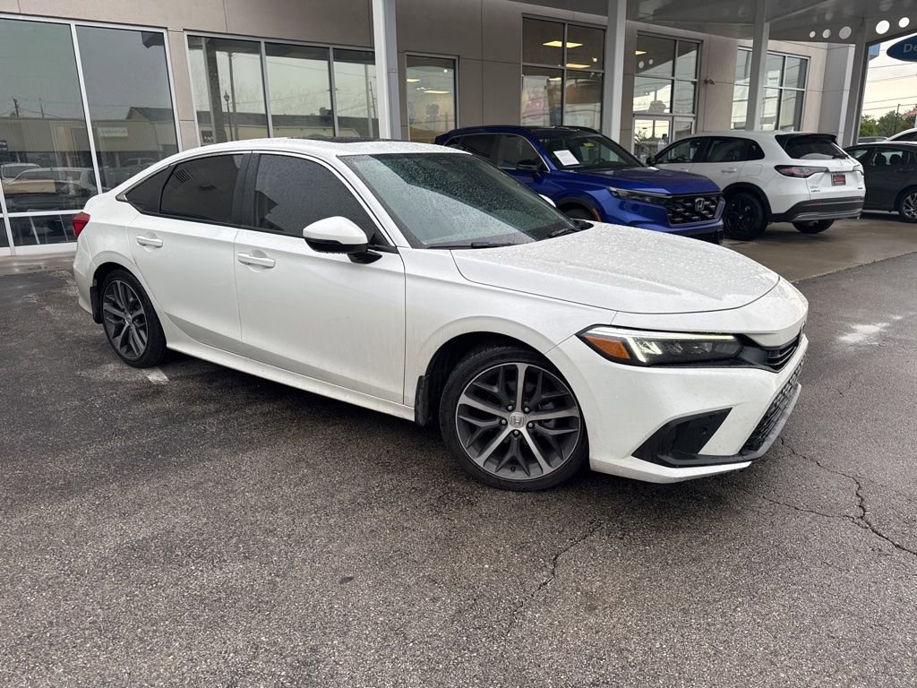 Used 2023 Honda Civic Touring image 3