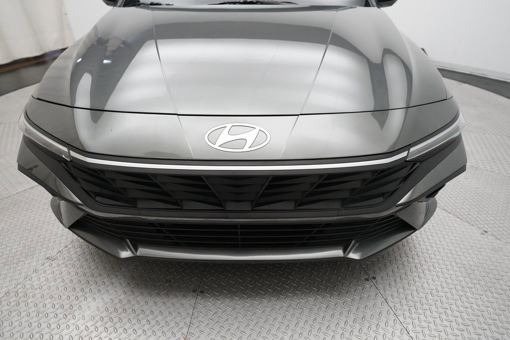 Used 2025 Hyundai Elantra Sport image 21