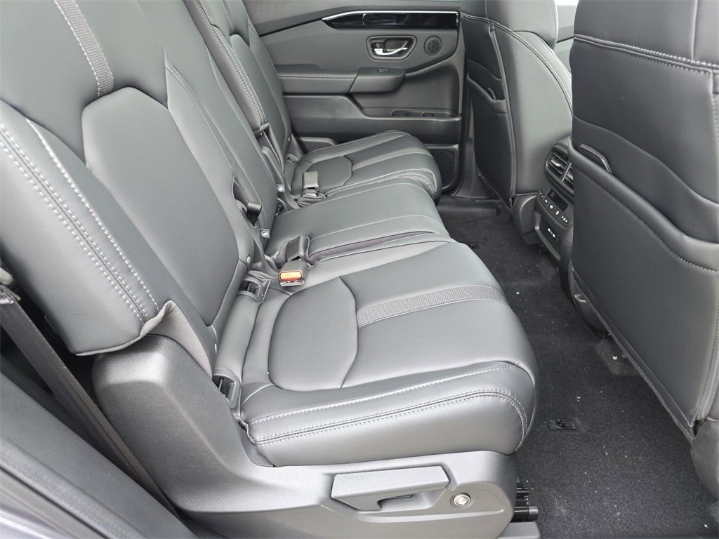 New 2025 Honda Pilot Touring image 22