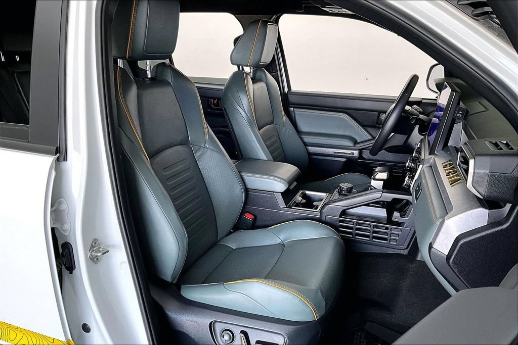 Used 2025 Toyota 4Runner Trailhunter AWD/4WD image 8