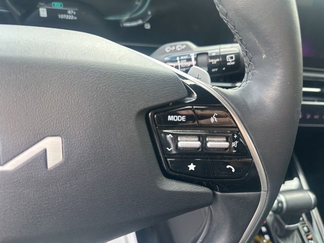 Used 2023 Kia Niro SX image 7