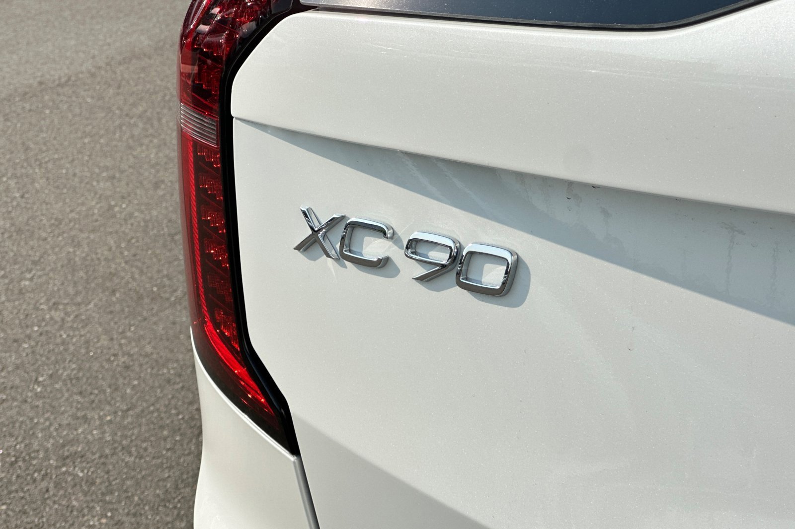 New 2026 Volvo XC90 B6 Plus w/ Protection Package Premier image 35