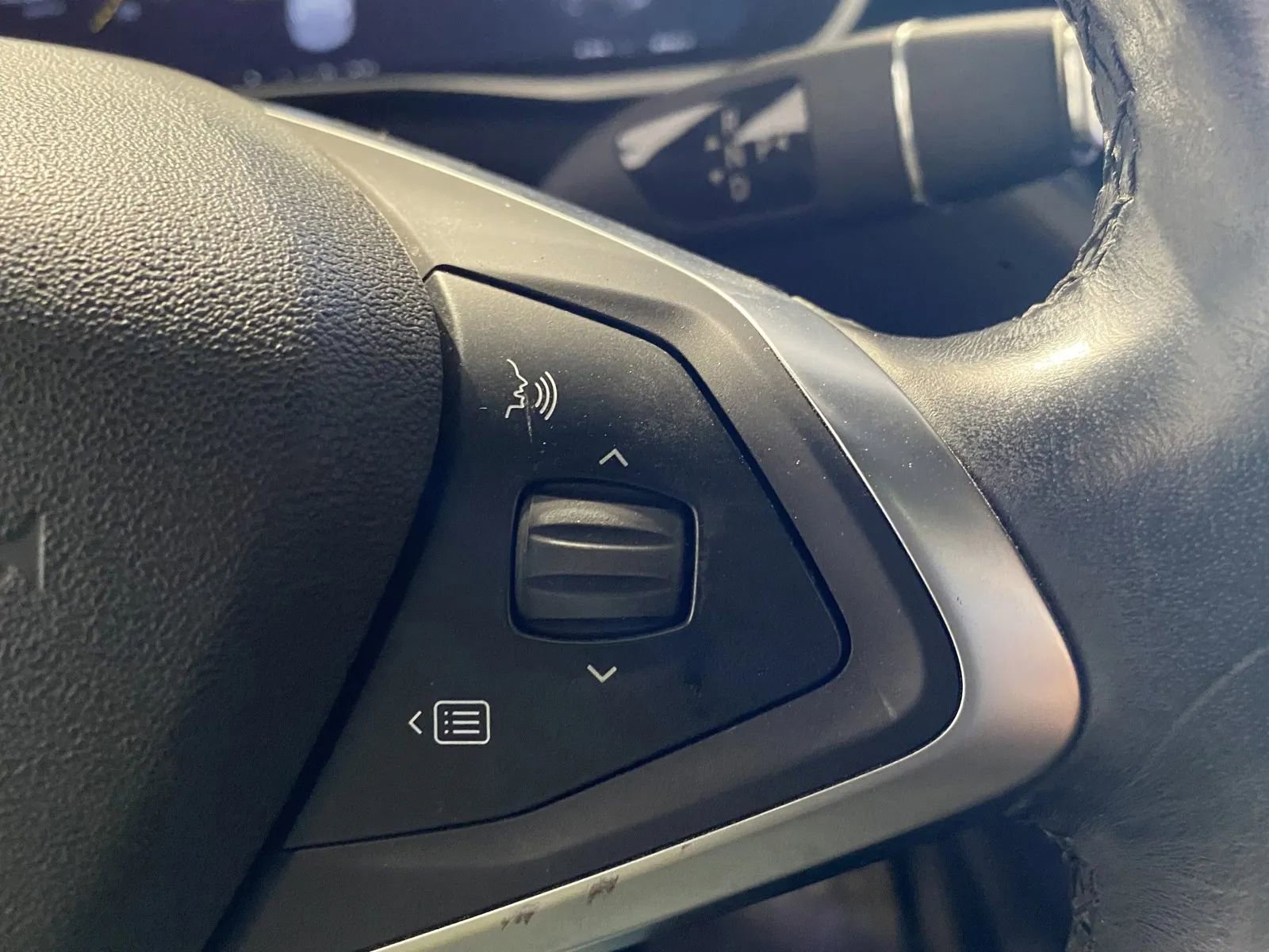 Used 2017 Tesla Model S 75 RWD image 15