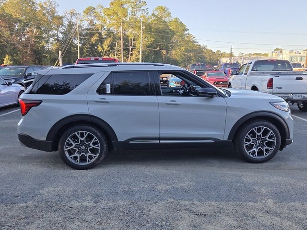 New 2027 Ford Explorer Platinum w/ 3.0L Ultimate Package RWD image 14
