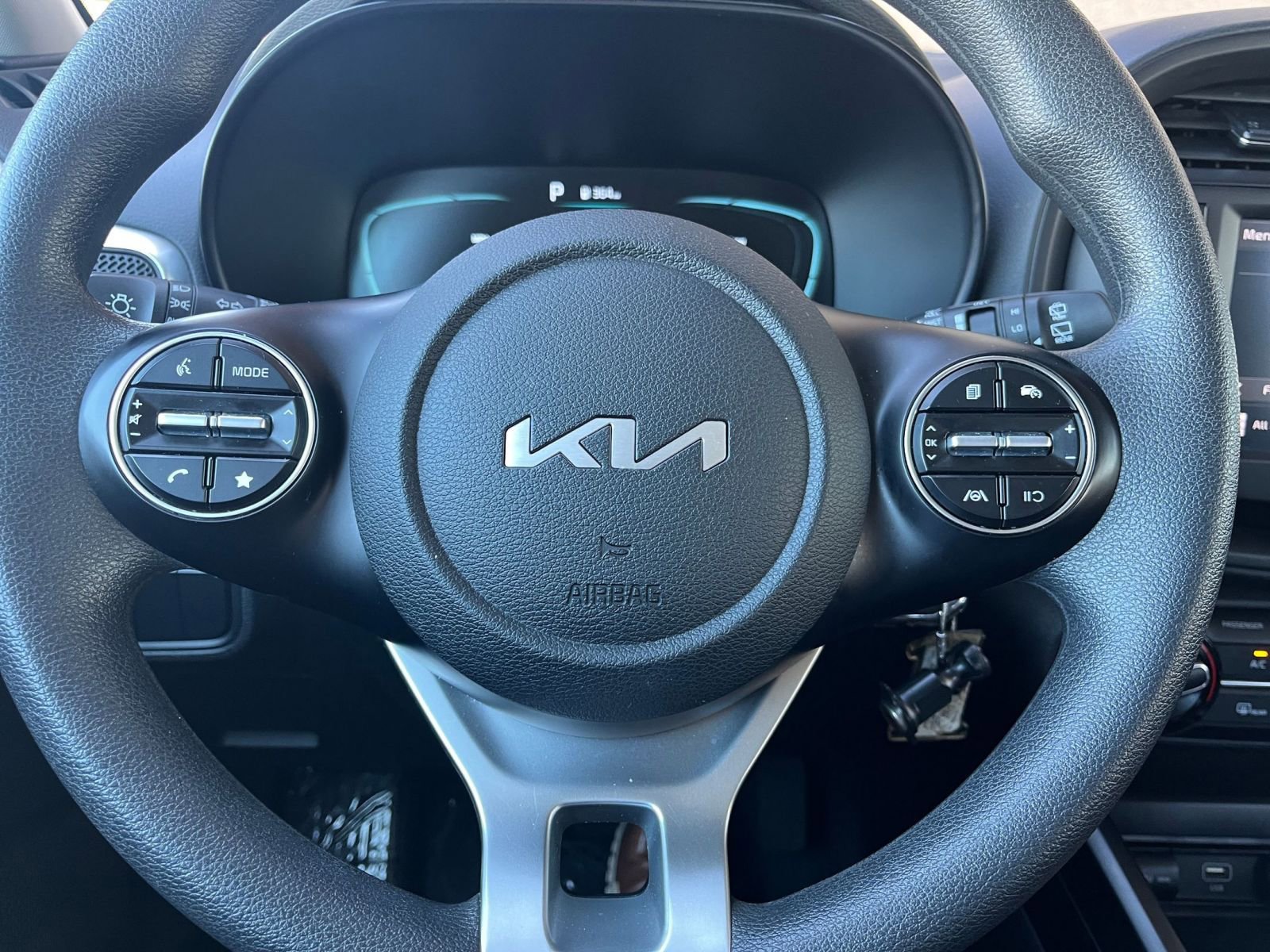 Used 2025 Kia Soul LX w/ LX Technology Package FWD image 28