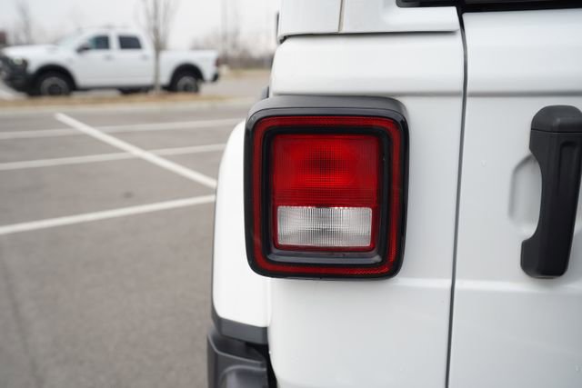 Used 2021 Jeep Wrangler Unlimited Sahara image 41