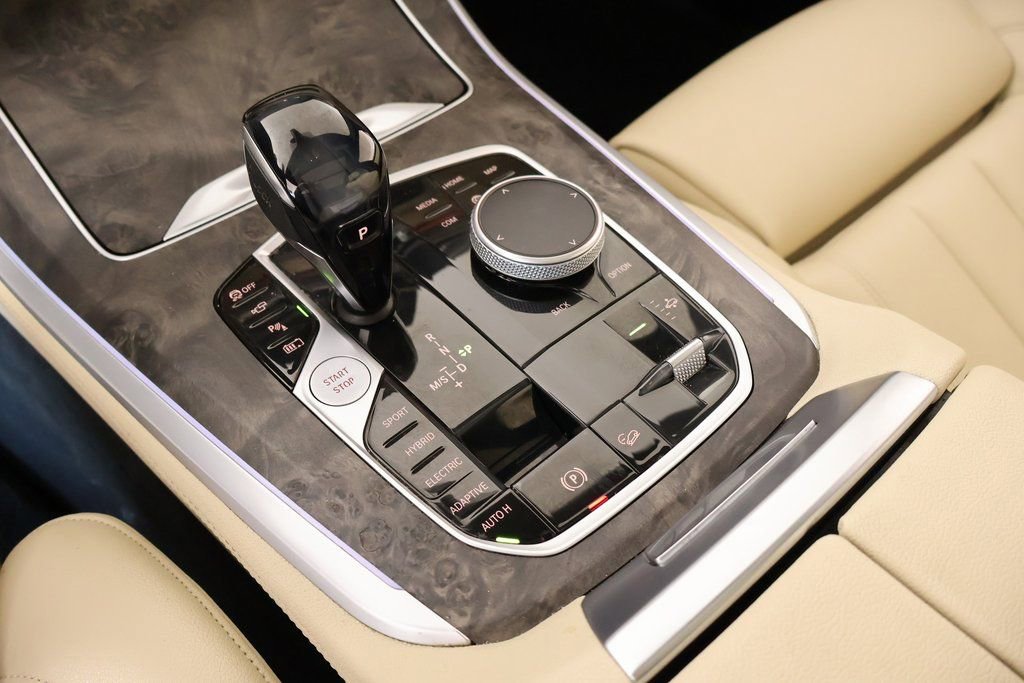 Used 2021 BMW X5 xDrive45e w/ Parking Assistance Package image 10