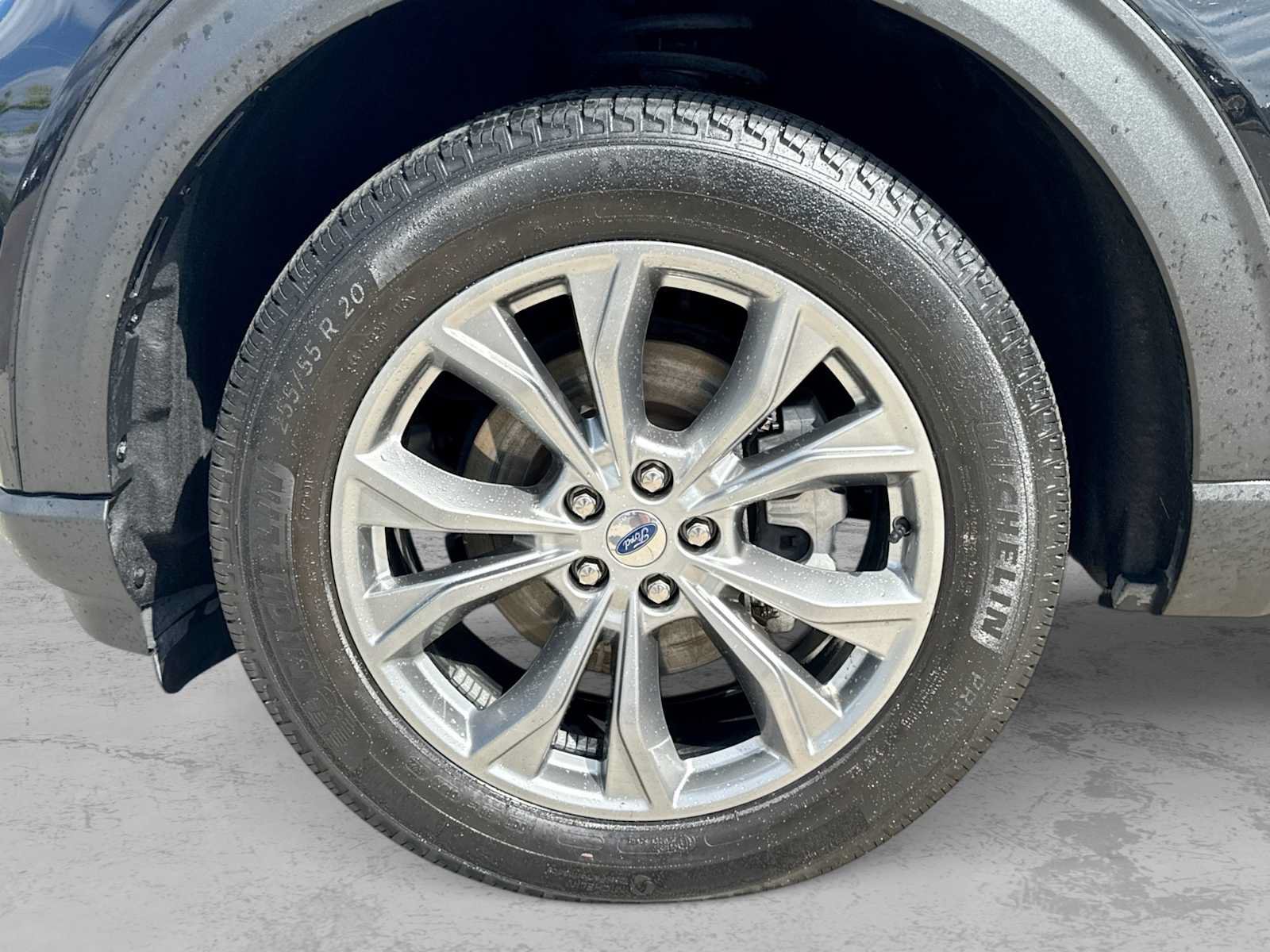 Used 2022 Ford Explorer XLT w/ Equipment Group 202A AWD/4WD image 13