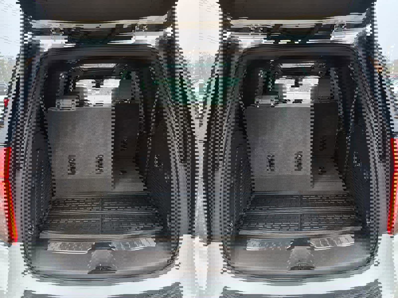 Used 2024 Chevrolet Tahoe Z71 w/ Off-Road Capability Package image 8