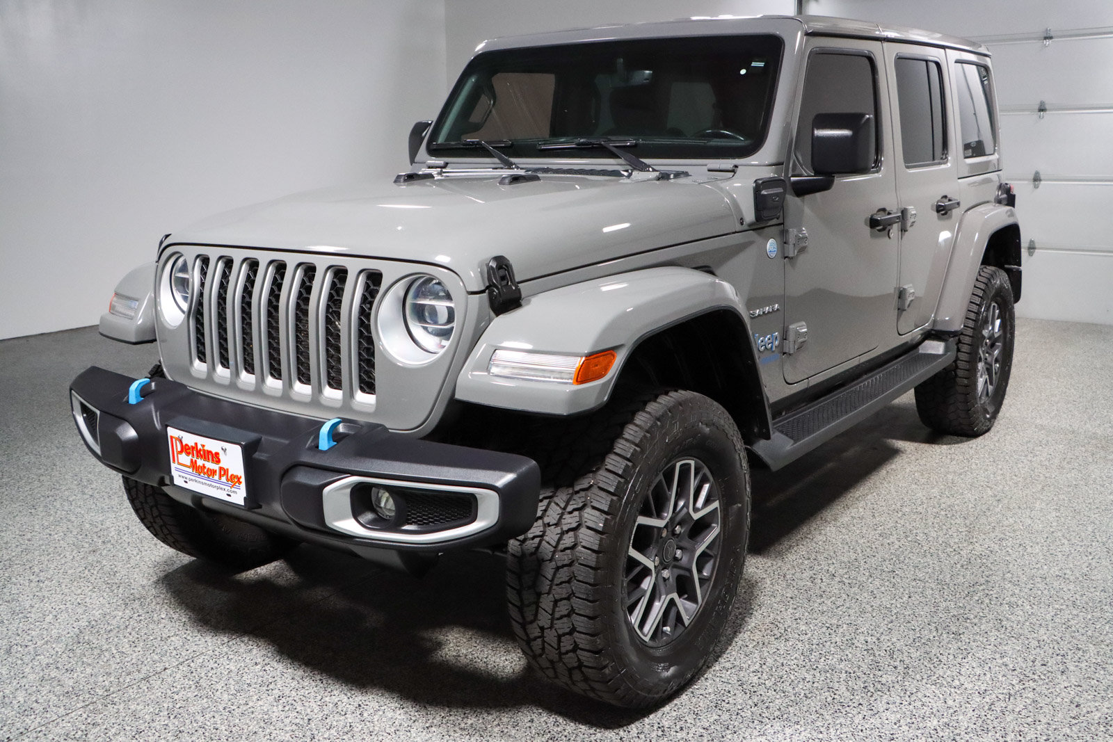 Used 2022 Jeep Wrangler Unlimited Sahara w/ Cold Weather Group AWD/4WD image 30