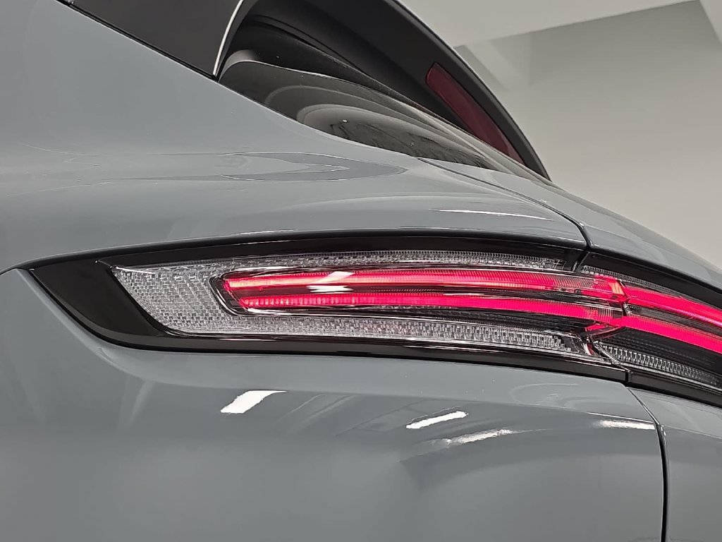 Certified 2026 Porsche Cayenne AWD/4WD image 29