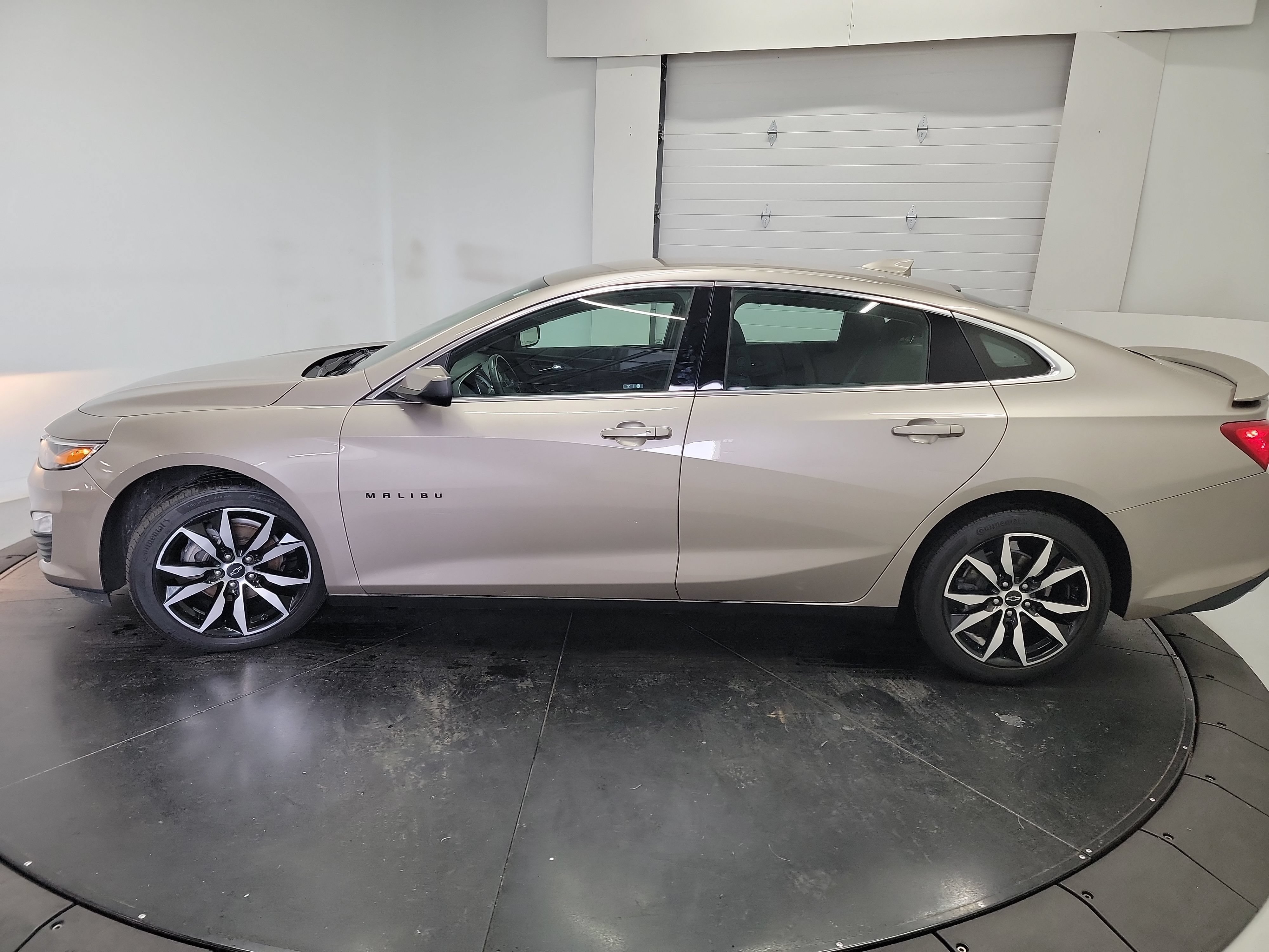 Used 2022 Chevrolet Malibu RS FWD image 4