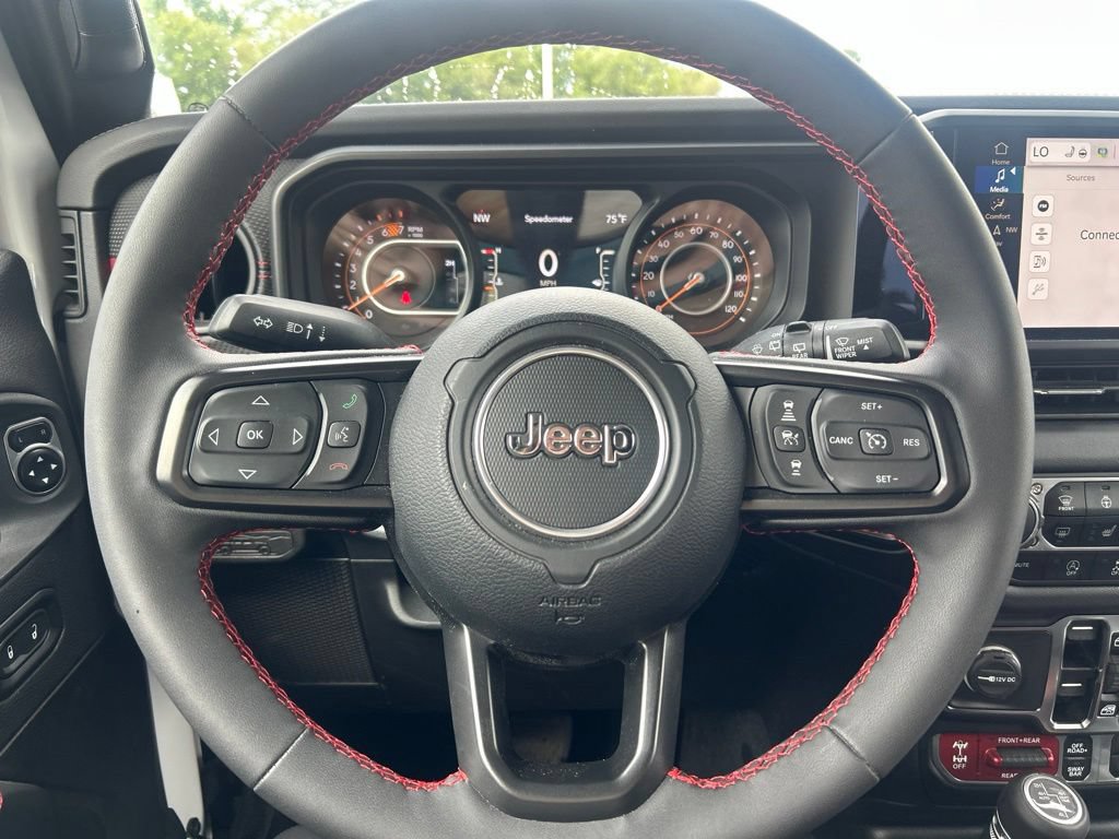 Used 2024 Jeep Wrangler Unlimited Rubicon AWD/4WD image 8