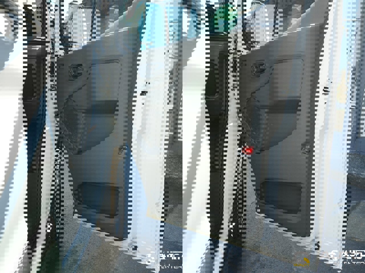 Used 2023 Ford Transit 250 Medium Roof image 10