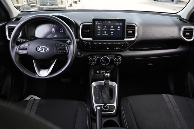 Used 2025 Hyundai Venue SEL FWD image 26