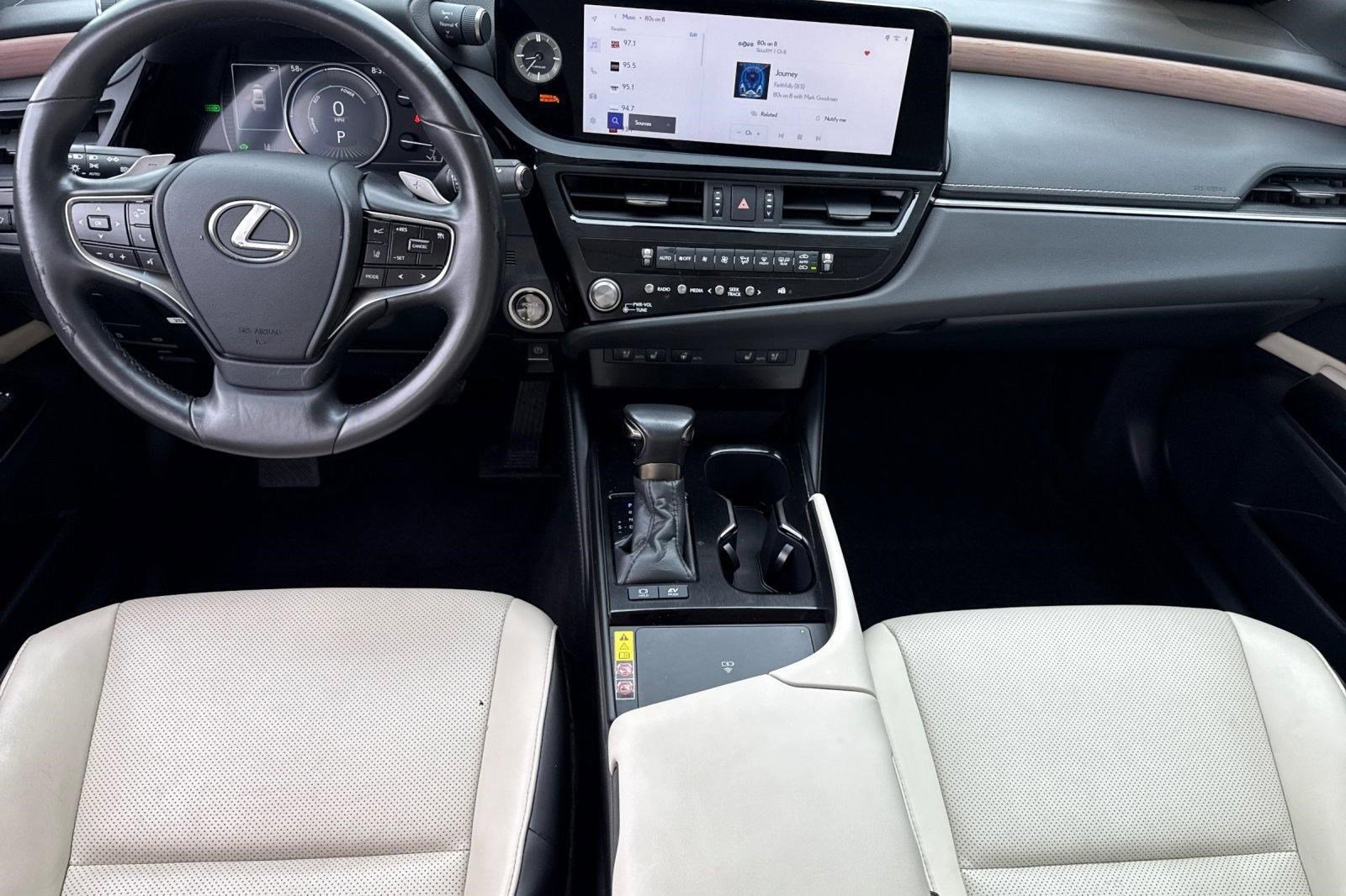 Used 2025 Lexus ES 300h w/ Premium Package FWD image 16