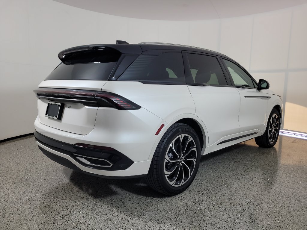 New 2026 Lincoln Nautilus Reserve AWD/4WD image 4