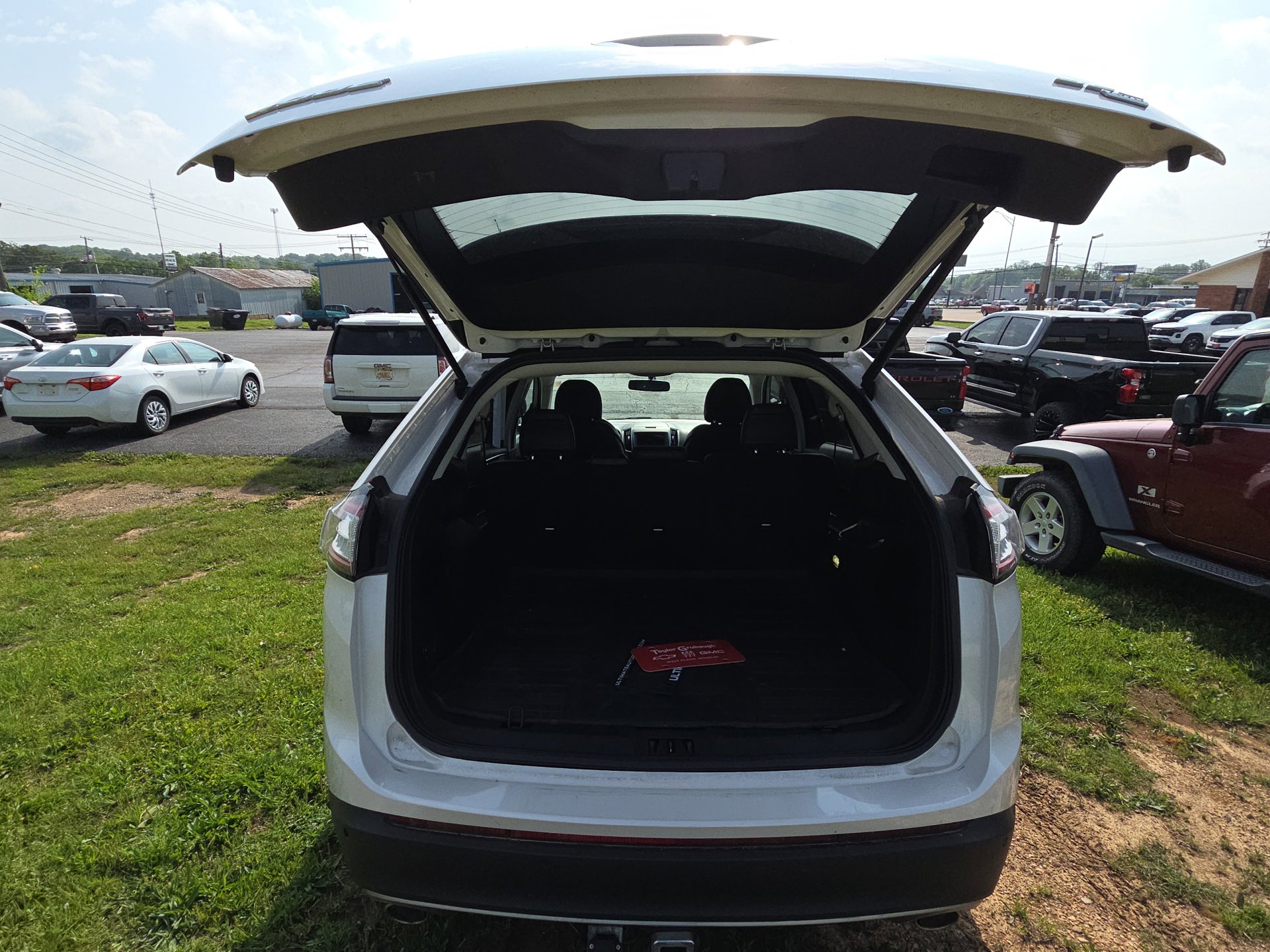 Used 2017 Ford Edge SEL w/ Equipment Group 201A AWD/4WD image 14