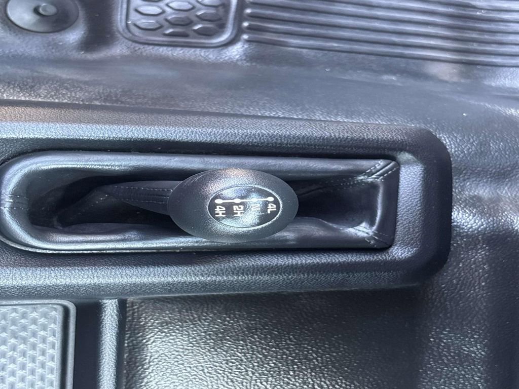 Used 2024 RAM 2500 Tradesman w/ Chrome Appearance Group image 17