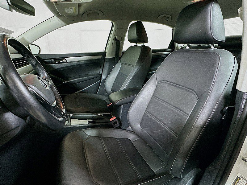 Used 2020 Volkswagen Passat 2.0T SE image 11