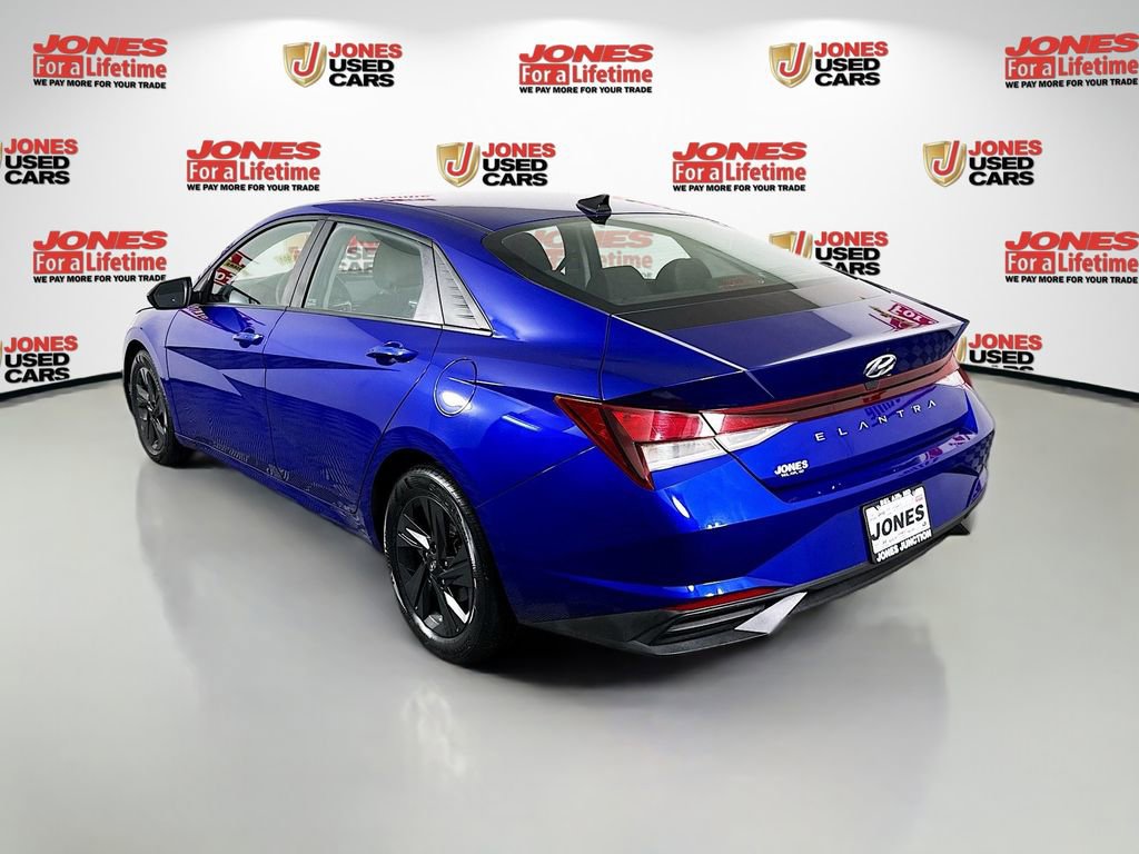 Certified 2021 Hyundai Elantra SEL image 2