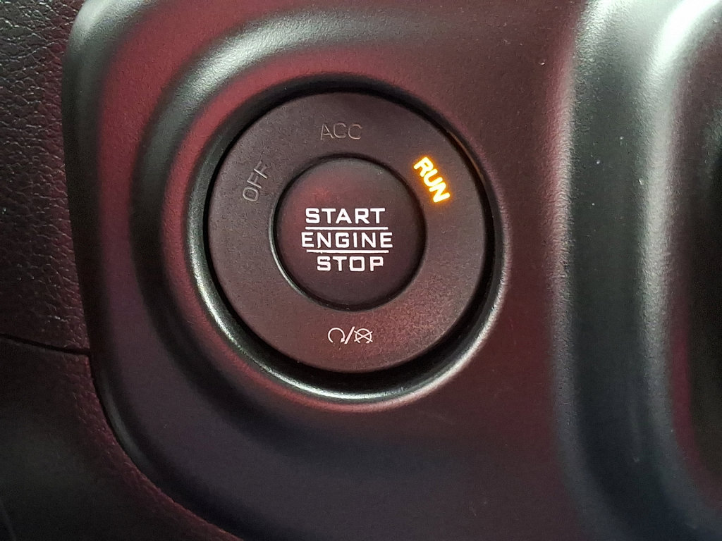 Used 2022 Jeep Wrangler Unlimited Sport image 32