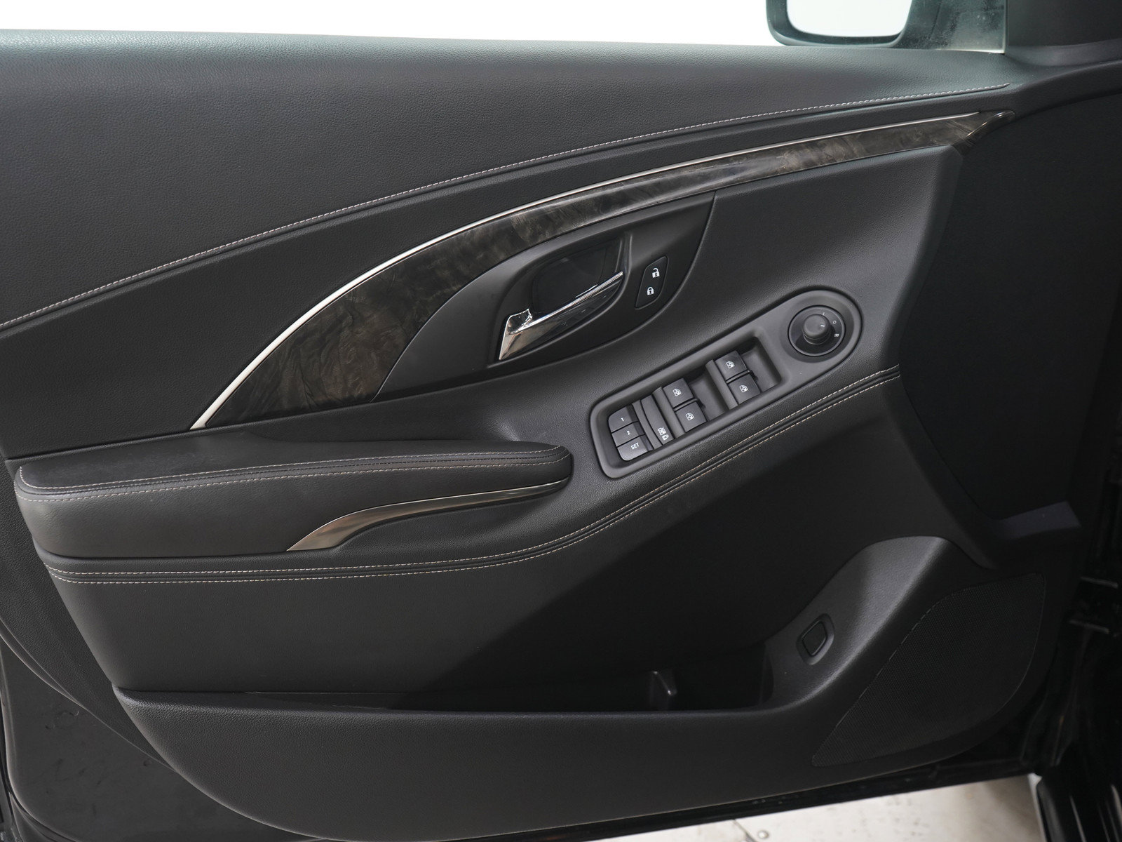 Used 2014 Buick LaCrosse Leather FWD image 19