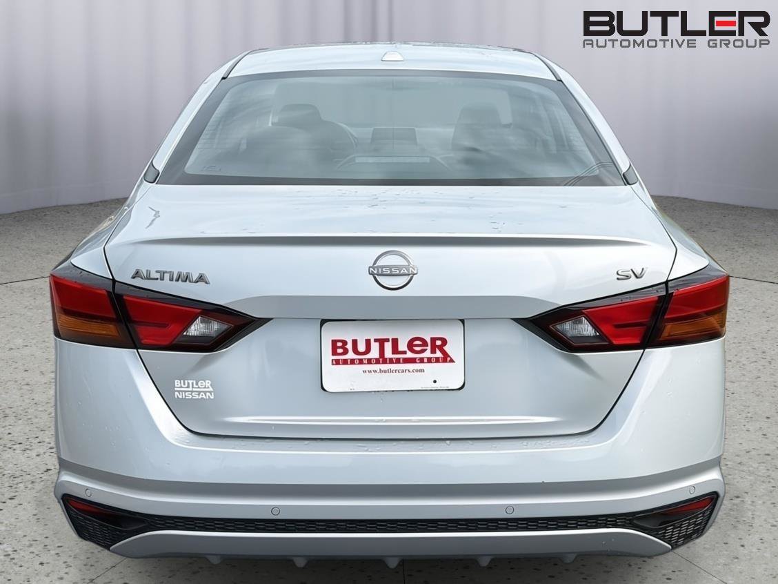 Used 2024 Nissan Altima 2.5 SV FWD image 5