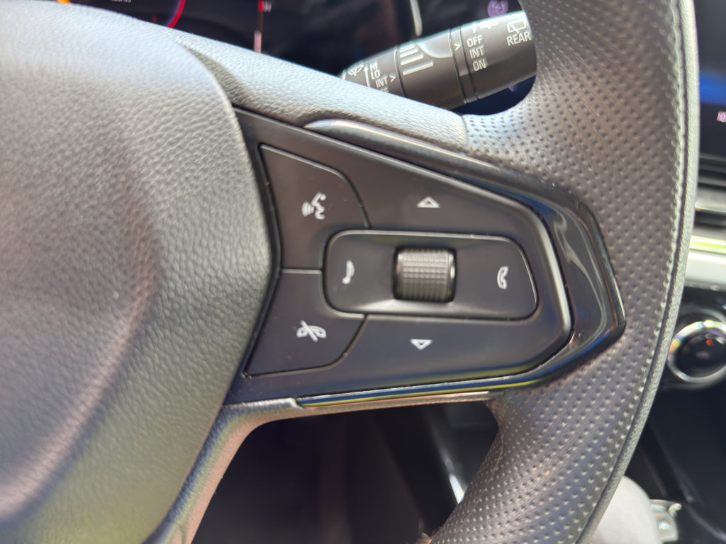 Used 2025 Chevrolet Trax LT FWD image 19