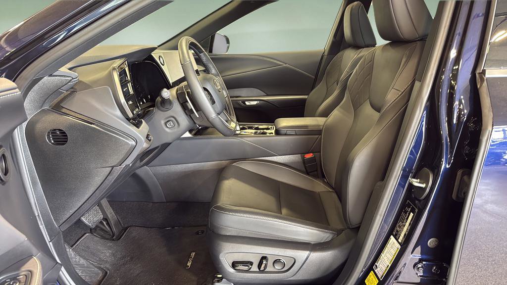 Used 2025 Lexus RX 350 Premium image 11