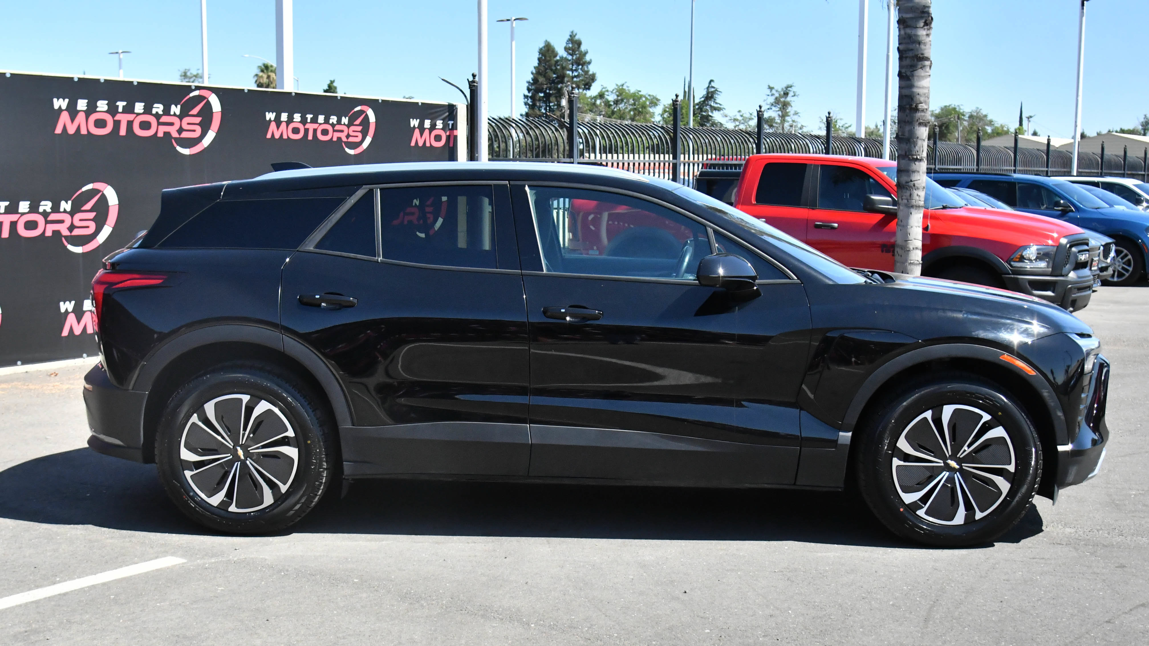 Used 2024 Chevrolet Blazer EV LT AWD/4WD image 9