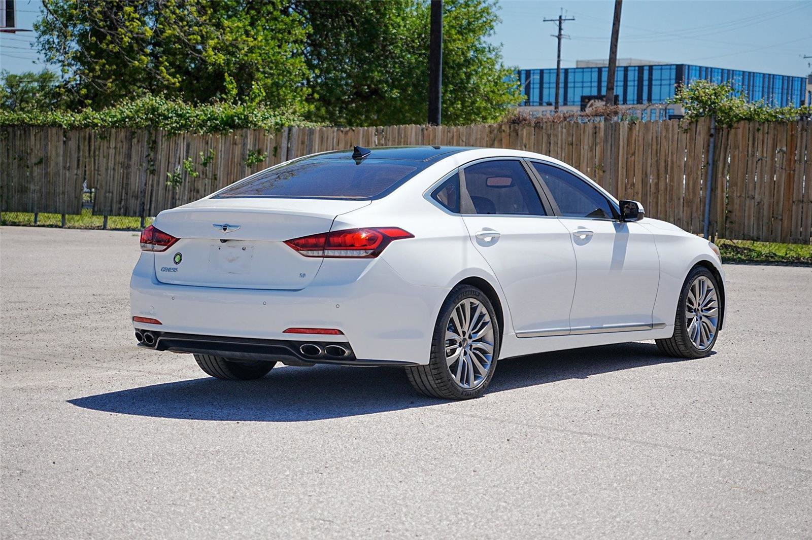 Used 2015 Hyundai Genesis 5.0 image 5