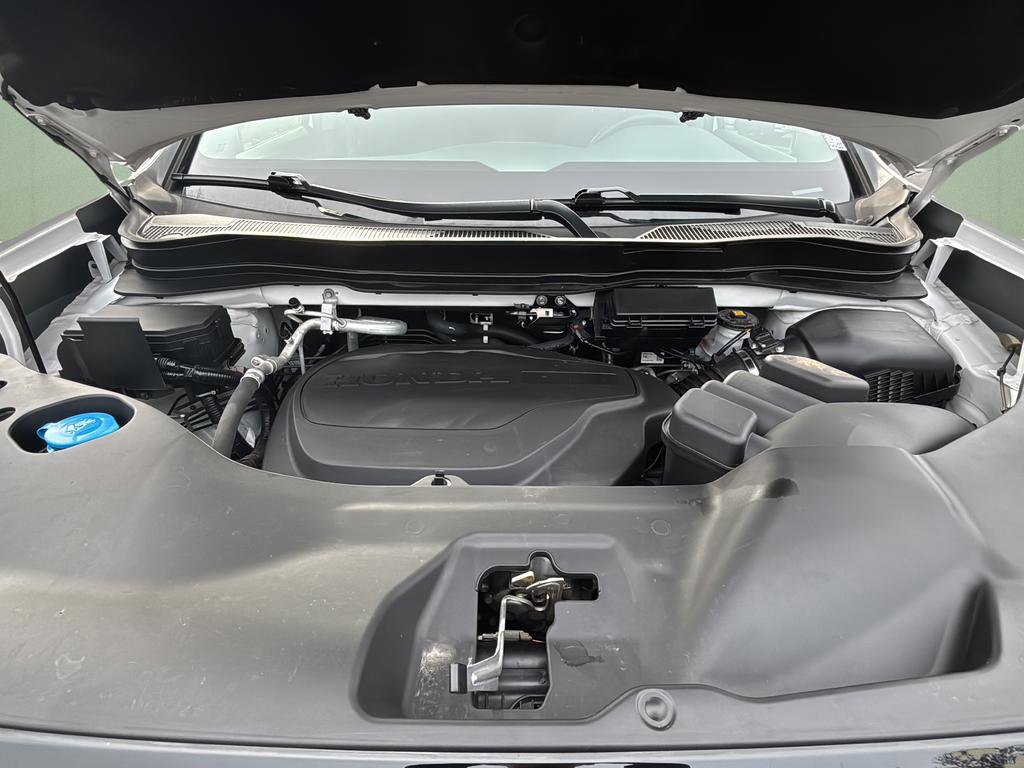 Used 2025 Honda Ridgeline Sport image 12