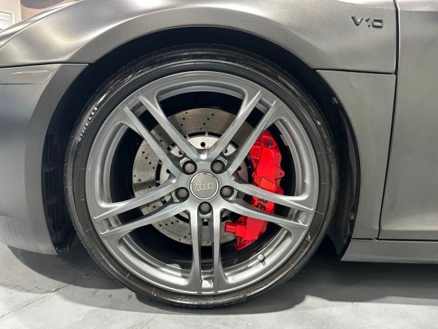 Used 2011 Audi R8 V10 AWD/4WD image 7