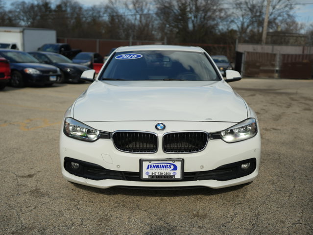 Used 2016 BMW 320i xDrive Sedan AWD/4WD image 3