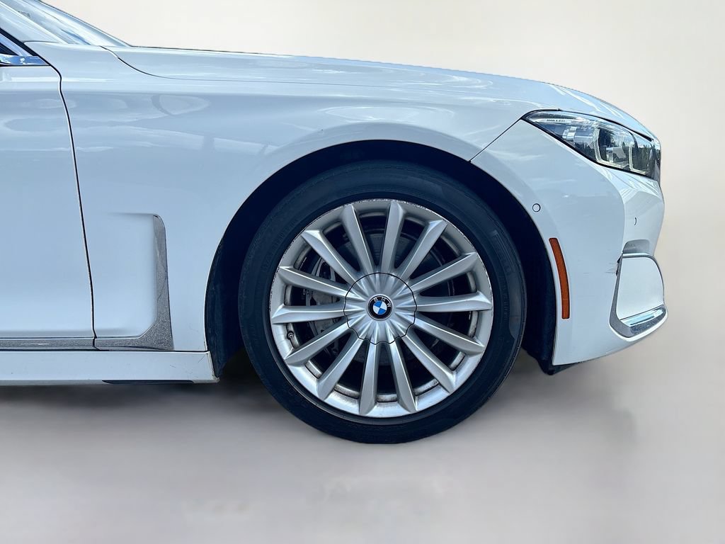 Used 2022 BMW 740i w/ Premium Package RWD image 11