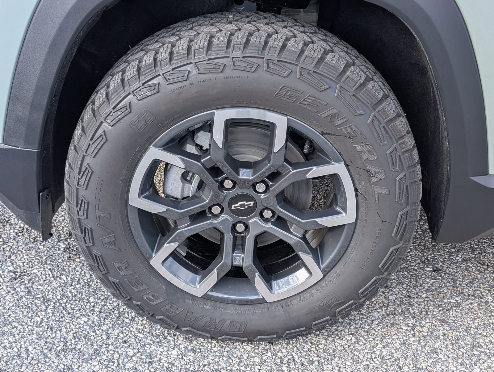 New 2026 Chevrolet Equinox ACTIV w/ Safety and Technology Package image 7