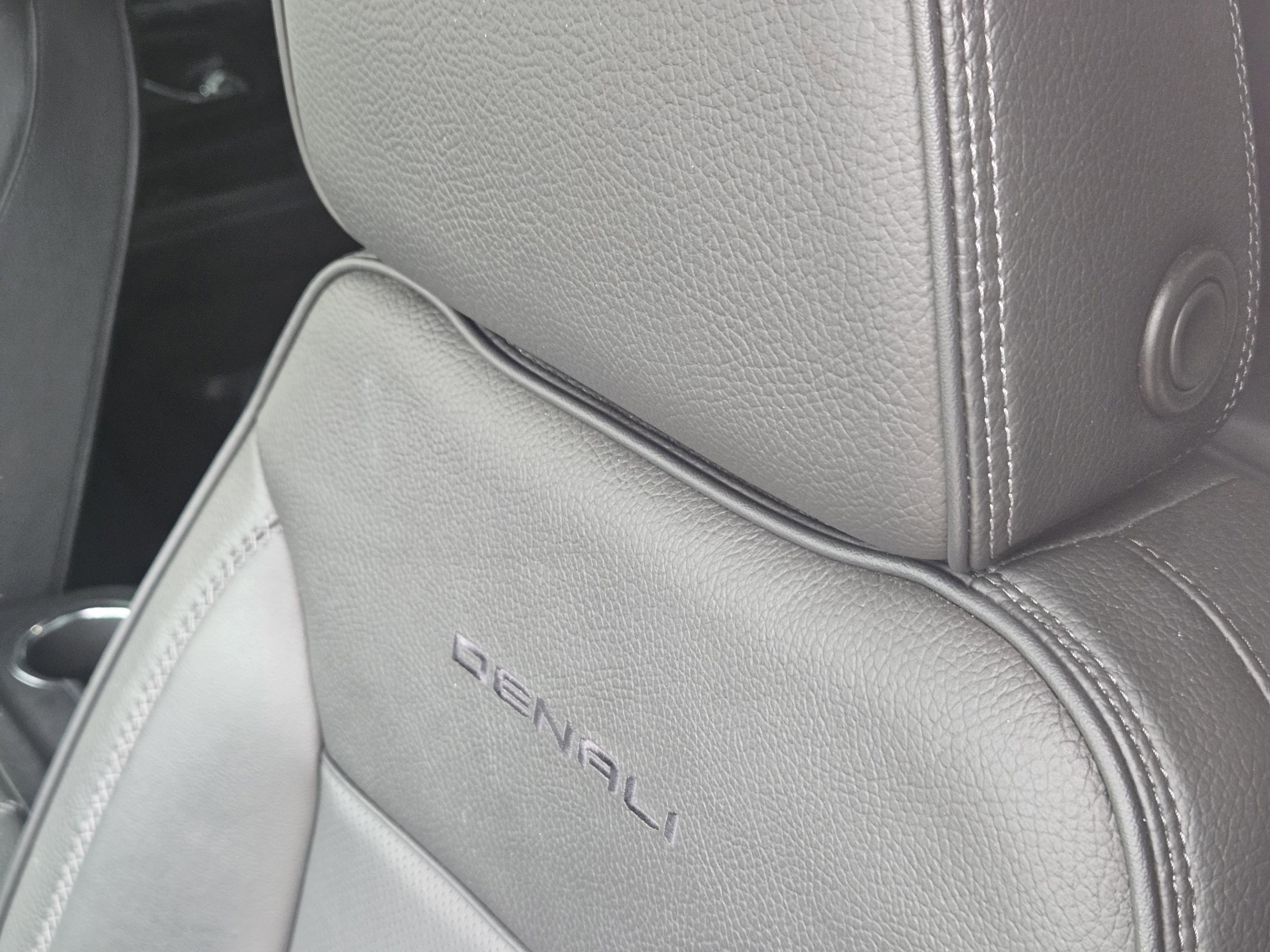 Used 2023 GMC Yukon Denali w/ LPO, Floor Liner Package image 8