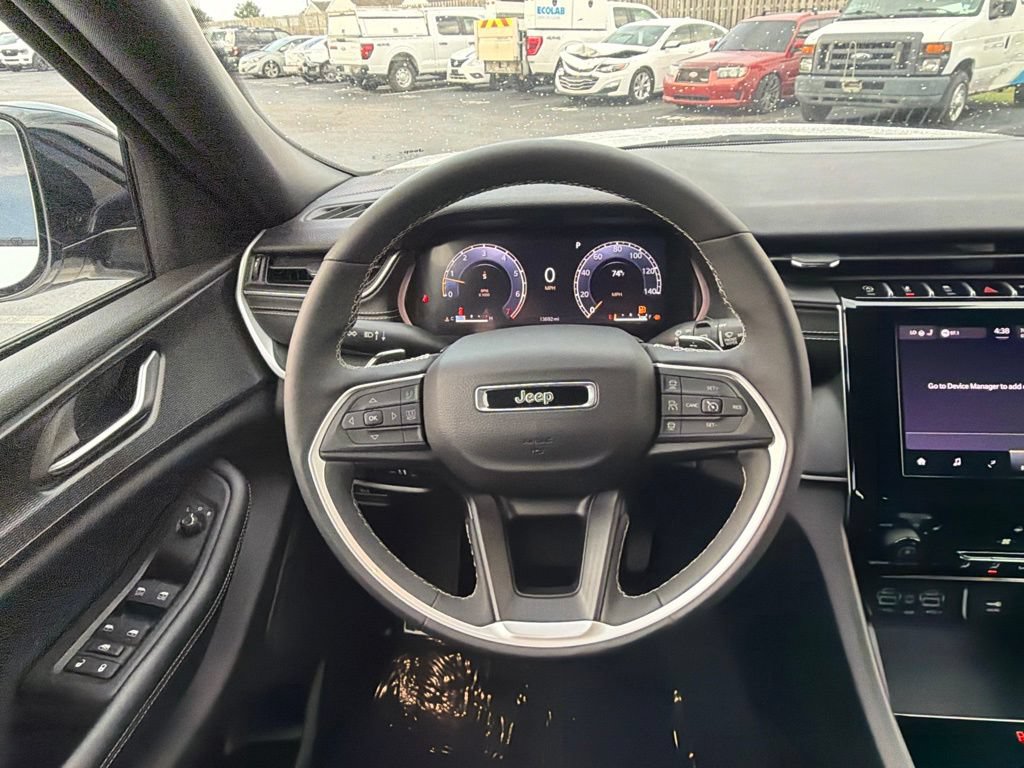 Used 2024 Jeep Grand Cherokee Altitude AWD/4WD image 20